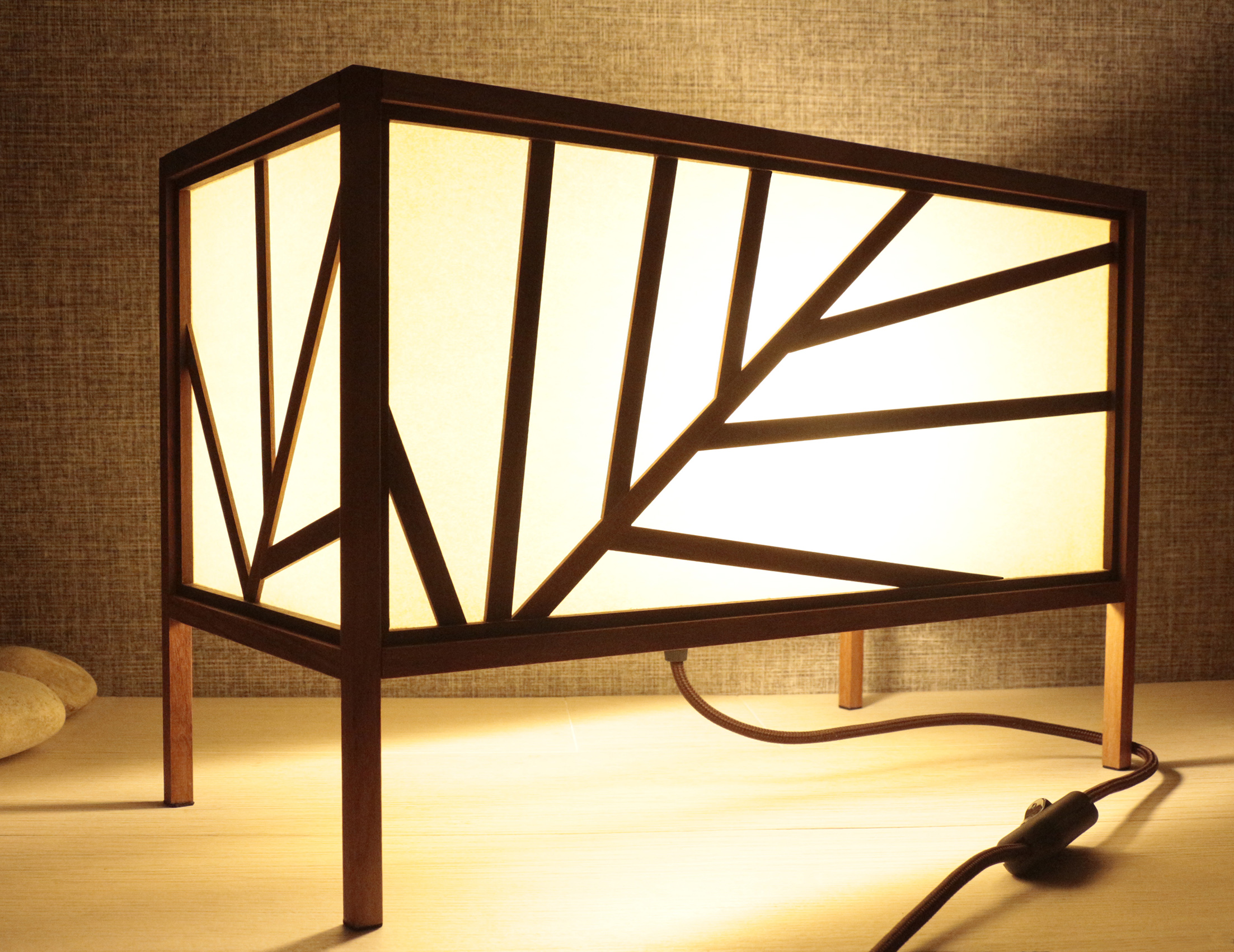 lampada orizzontale da tavolo in legno fatta a mano in stile giapponese